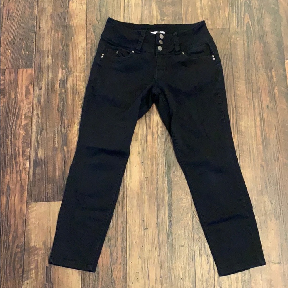 YMI “Betta Butt” capris